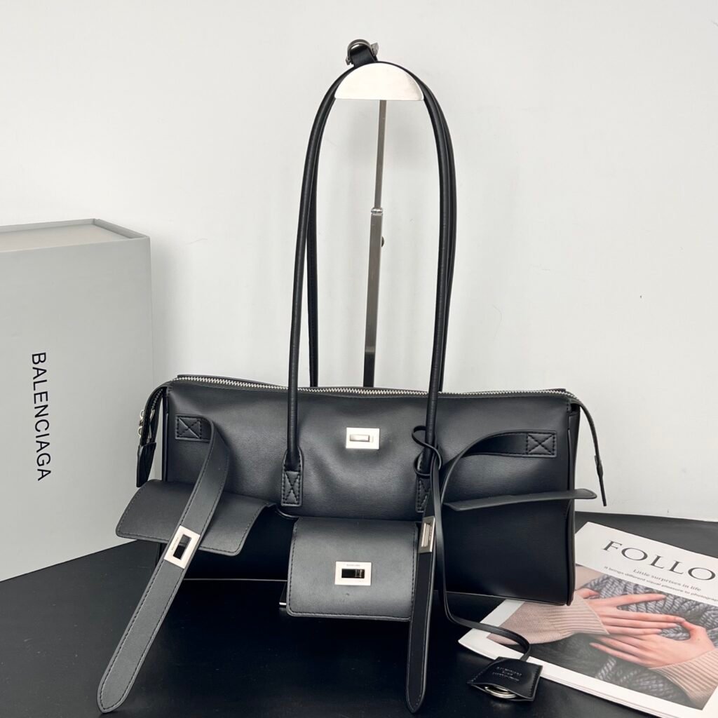 Balenciaga Belair Shoulder Bag, Matte Cowhide in Black
