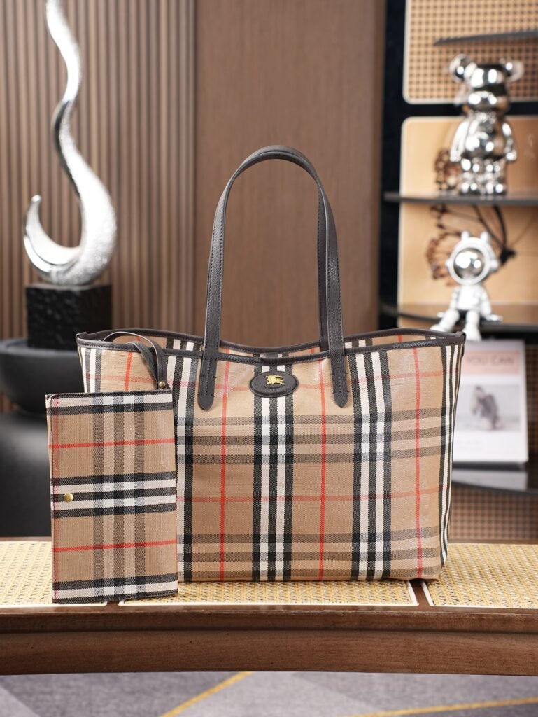 Burberry Check Tote 8399, Cotton-Linen Blend in Taupe