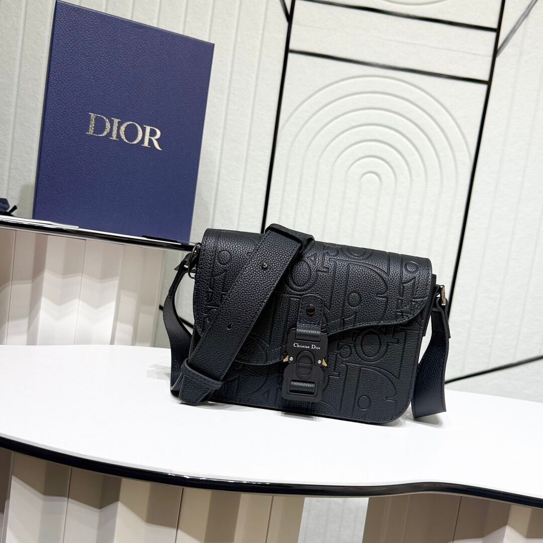 Dior Small Saddle Flap Messenger Bag, Gravity Leather in Black