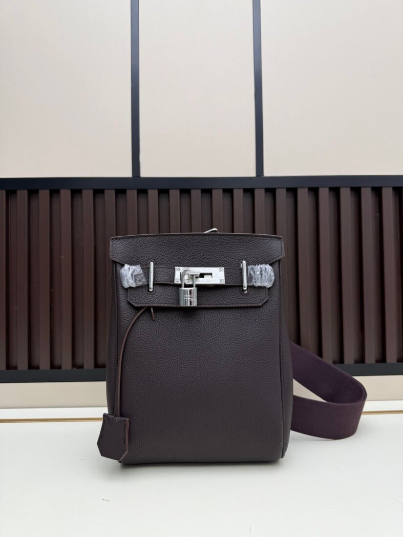 Hermès Haut à Dos Shoulder Bag in Dark Grey 12 6