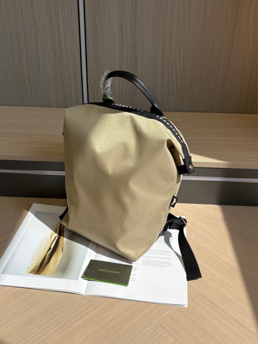 Longchamp Lightweight Bag, Khaki in Khaki, view 2