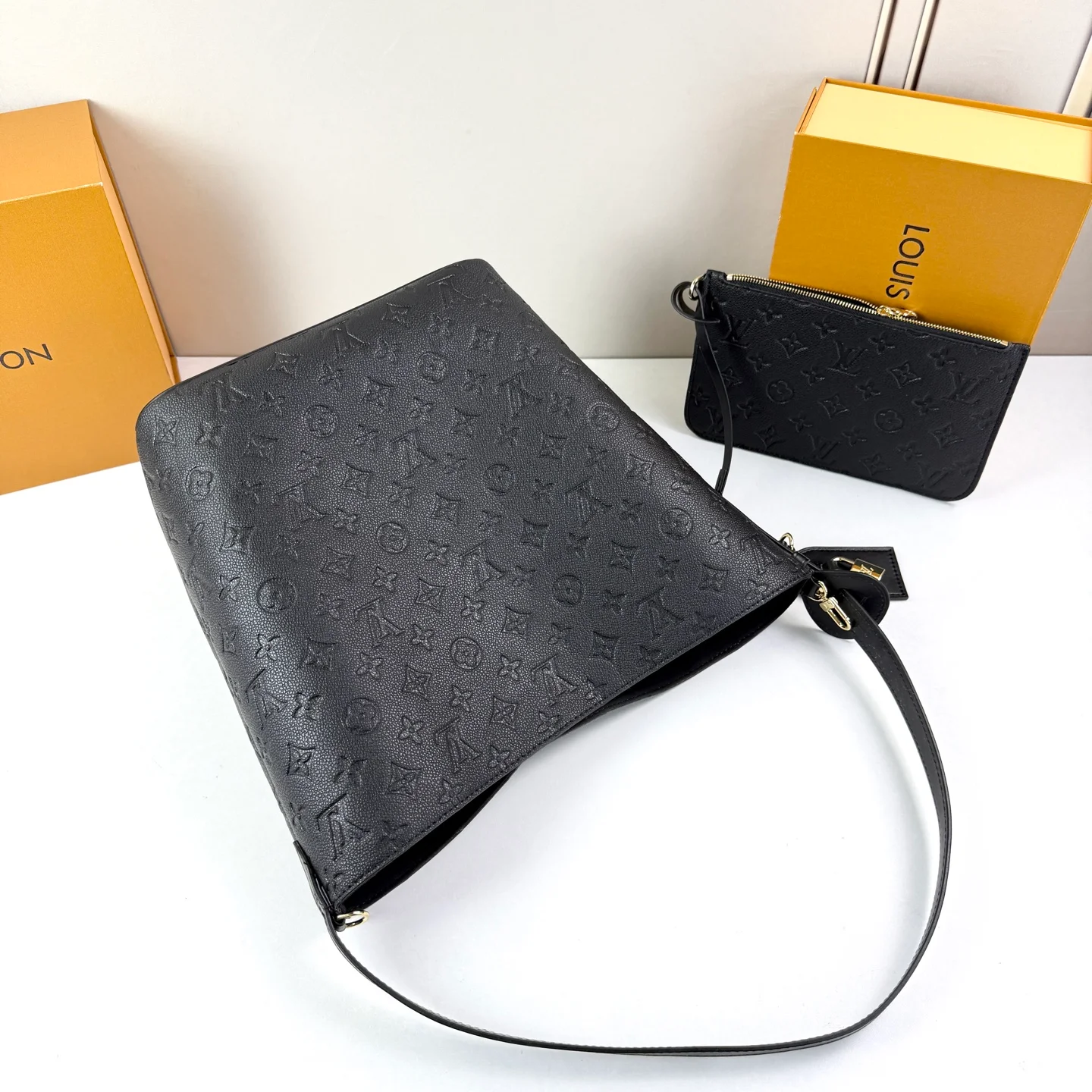louis vuitton all in mm bucket bag embossed leather black mm, view 09