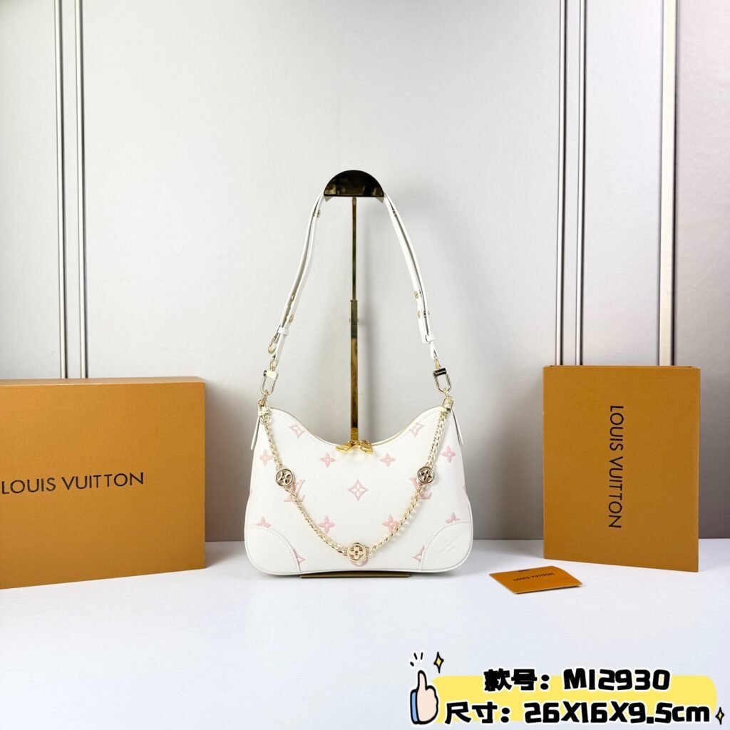Louis Vuitton Boulogne Croissant Bag, 26 cm in Caramel