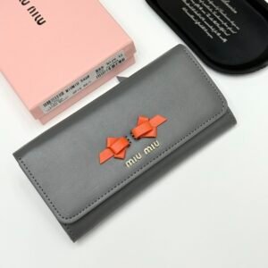 Miu Miu Bi-Fold Wallet 946, Leather